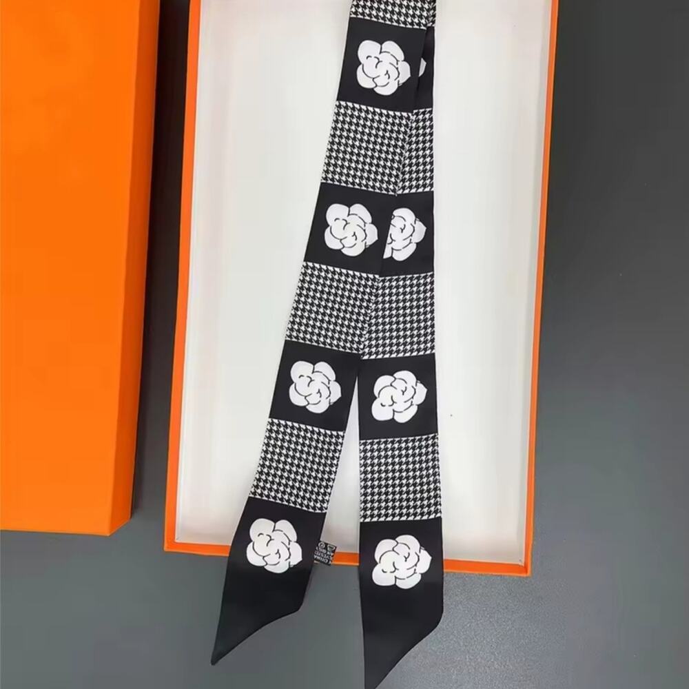 Black White Flower Camilla CC Scarf Twilly